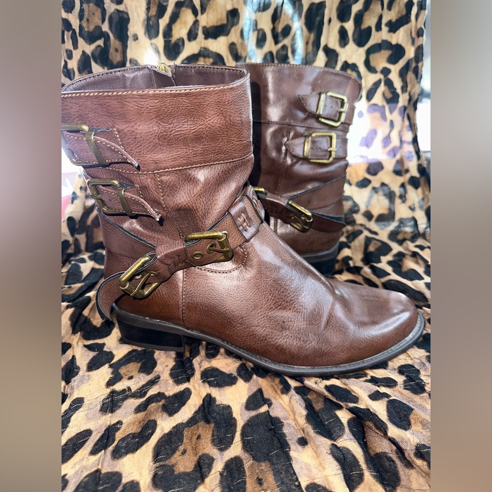 Brown Boots / New/ Size 7